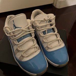 Jordan 11 low top UNC blue
